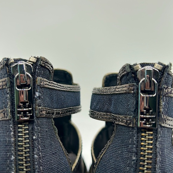 Tory Burch Sexy Authentic Navy Blue & Black Stiletto Heel Shoes **Size 7** 🔥🔥 - Picture 5 of 7